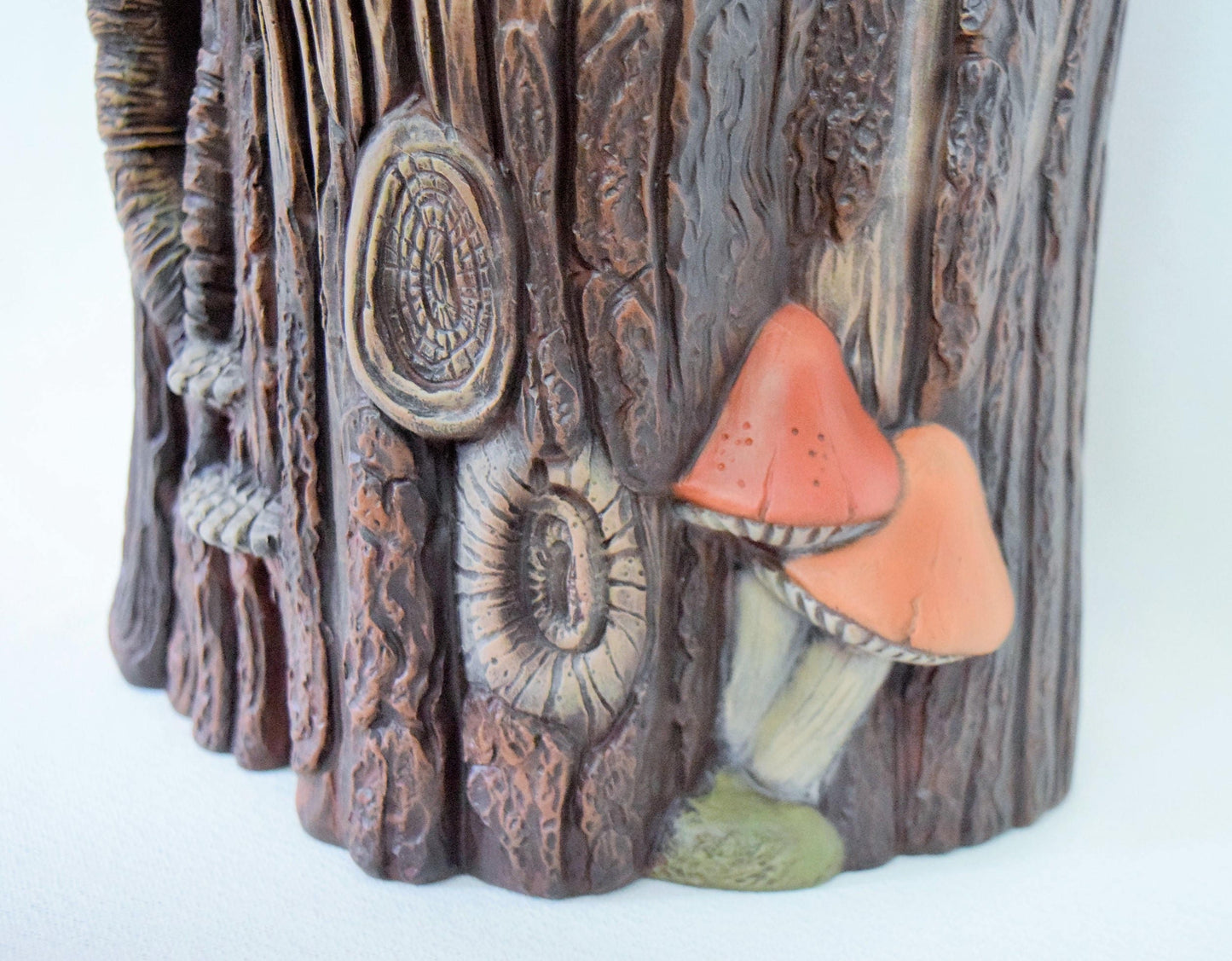 DIY Paintable Ceramic Wood Stump: Rustic Woodland Display Stand for Decor & Centerpieces