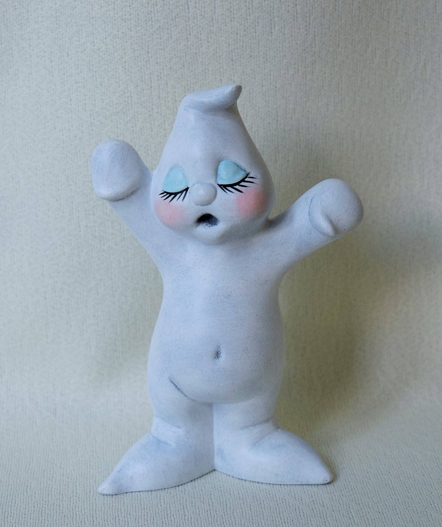 Ceramic Baby Ghost Trio: Adorable Halloween Figurines for Nursery & Home Decor - Cute Spooky Decorations