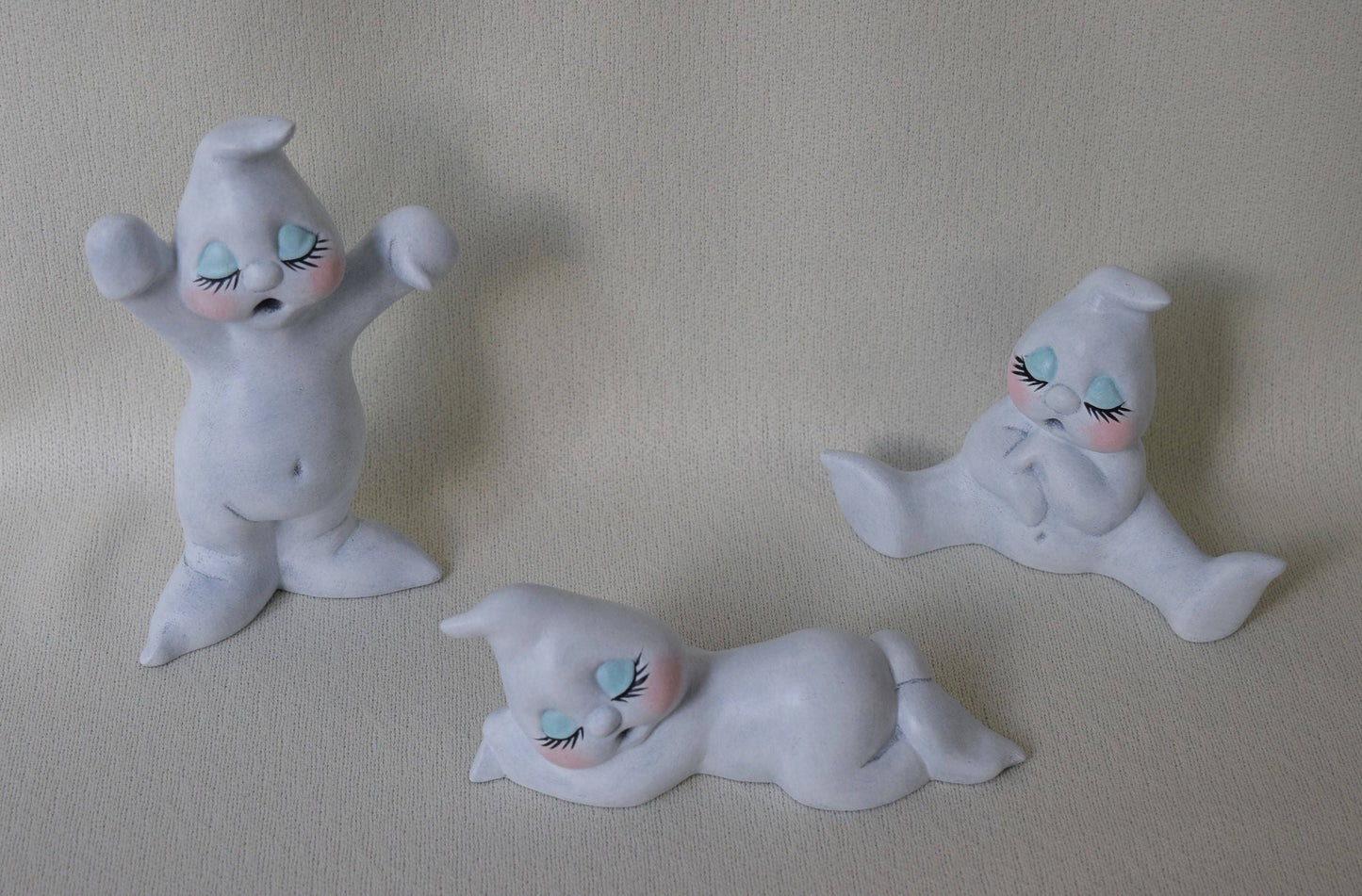 Ceramic Baby Ghost Trio: Adorable Halloween Figurines for Nursery & Home Decor - Cute Spooky Decorations