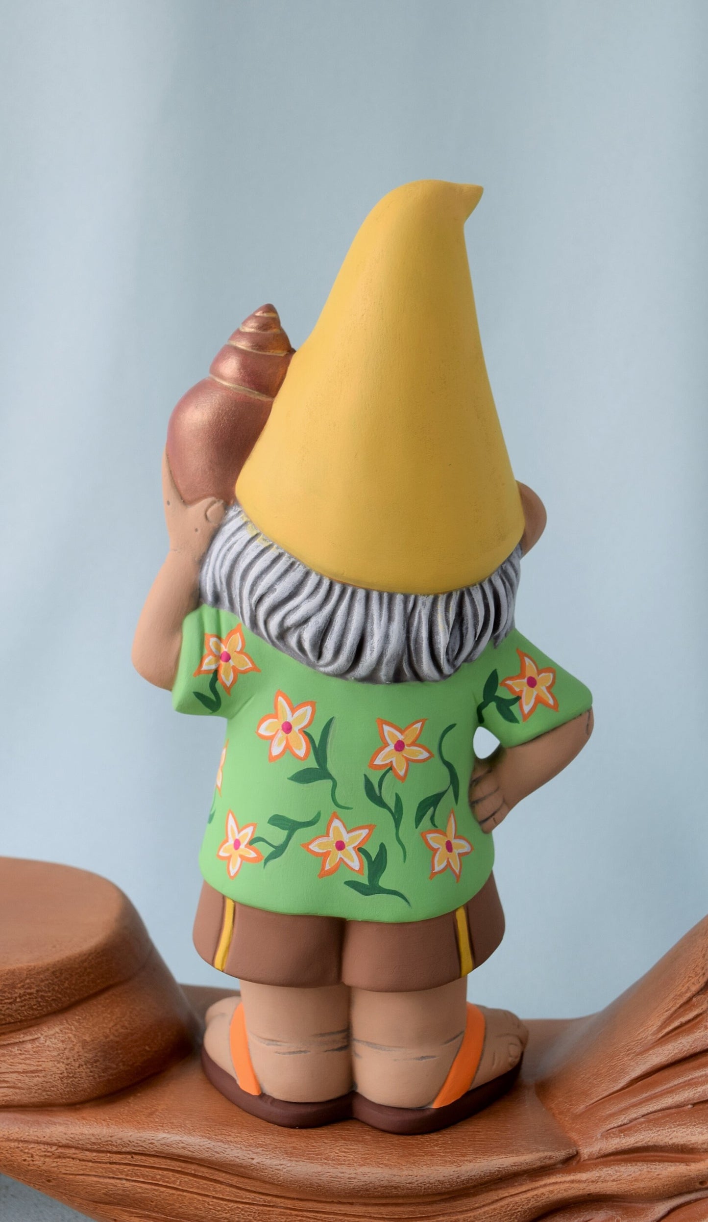 Gnome Statue - Gnome holding a seashell - Beach gnome - Tropical gnome - Flip Flop gnome - Tropical gnome - Summer gnome - Hawaiian gnome