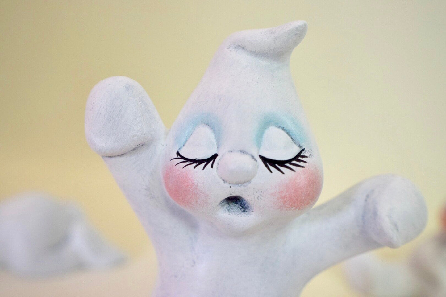 Ceramic Baby Ghost Trio: Adorable Halloween Figurines for Nursery & Home Decor - Cute Spooky Decorations