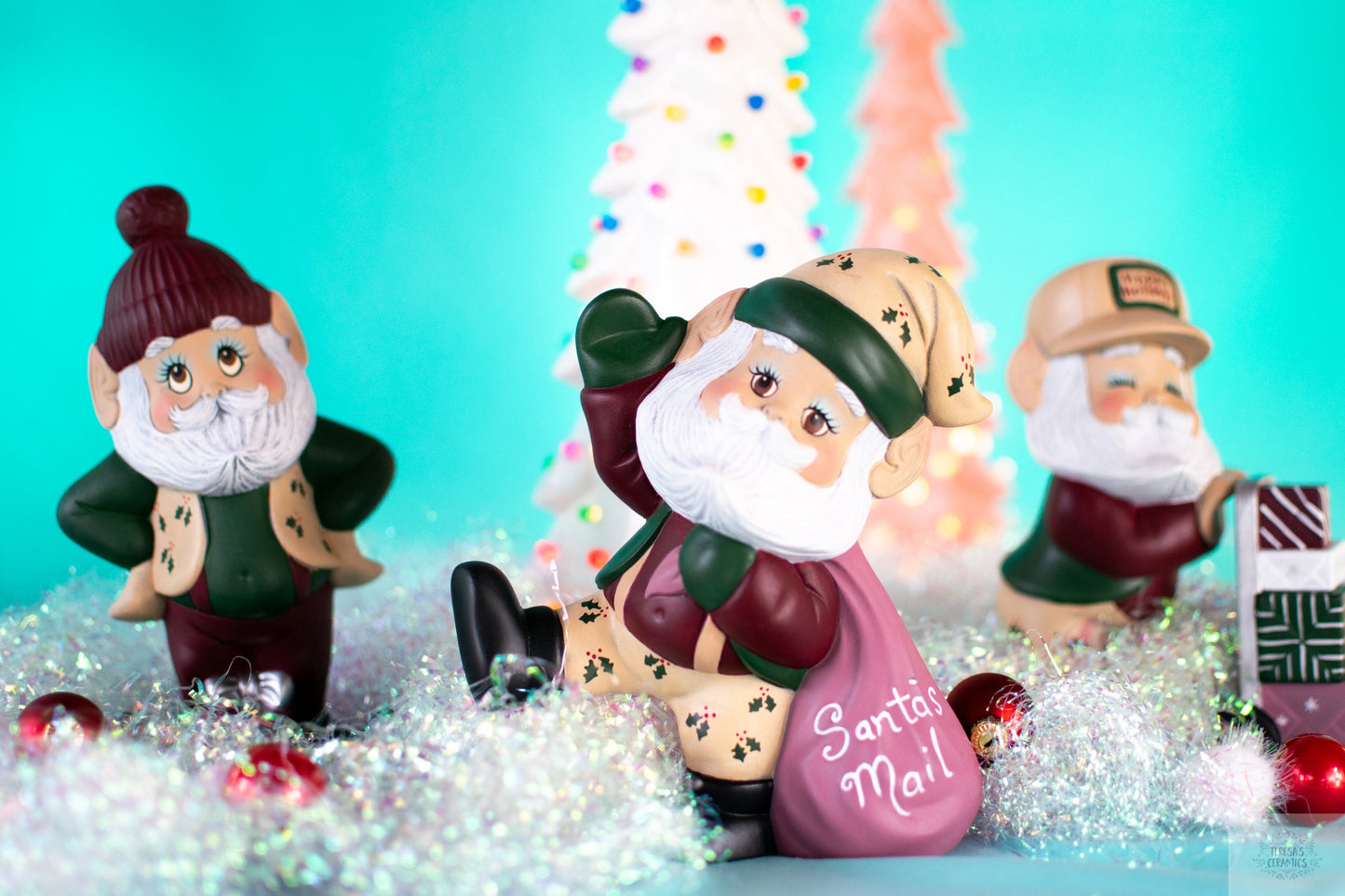 Santa's Workshop Ceramic Elf Figurine: Festive Holiday Decor, Christmas Keepsake & Stocking Stuffer