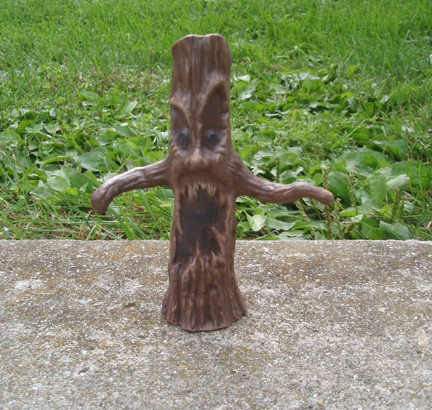 Spooky Tree Halloween Decoration - Ceramic Halloween Tree - Spooky Fairy House Accessories - Small Halloween Tree character - Spooky Decor