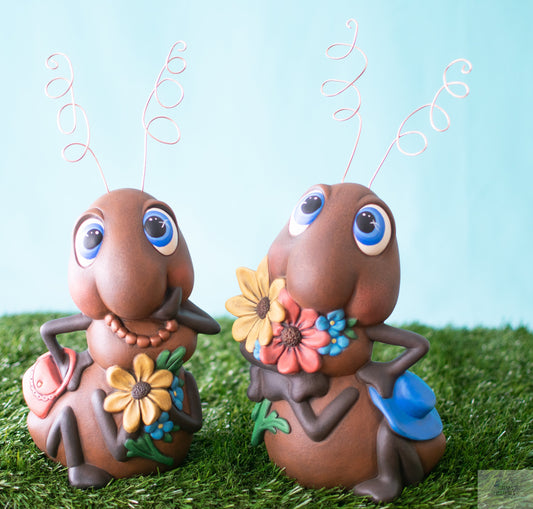 Oversized Picnic Ant Sculptures: Whimsical Garden & Patio Decor for Outdoor Yard Art Enthusiasts