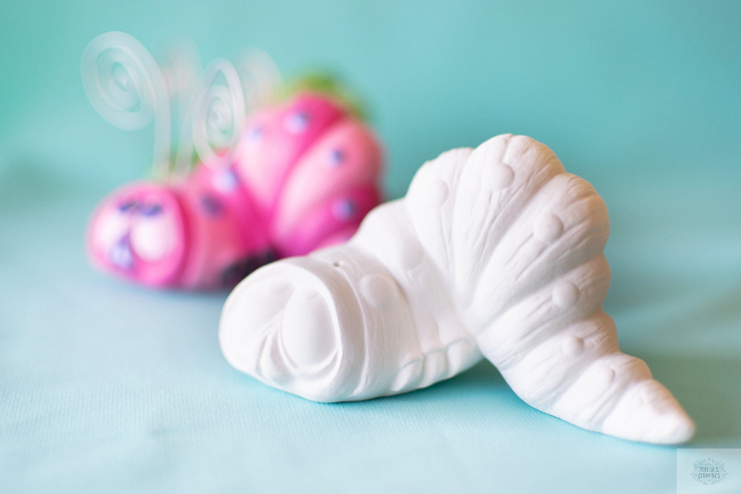 DIY Ceramic Garden Worm: Unpainted Bisque Sculpture for Patio, Yard & Potted Plant Decor