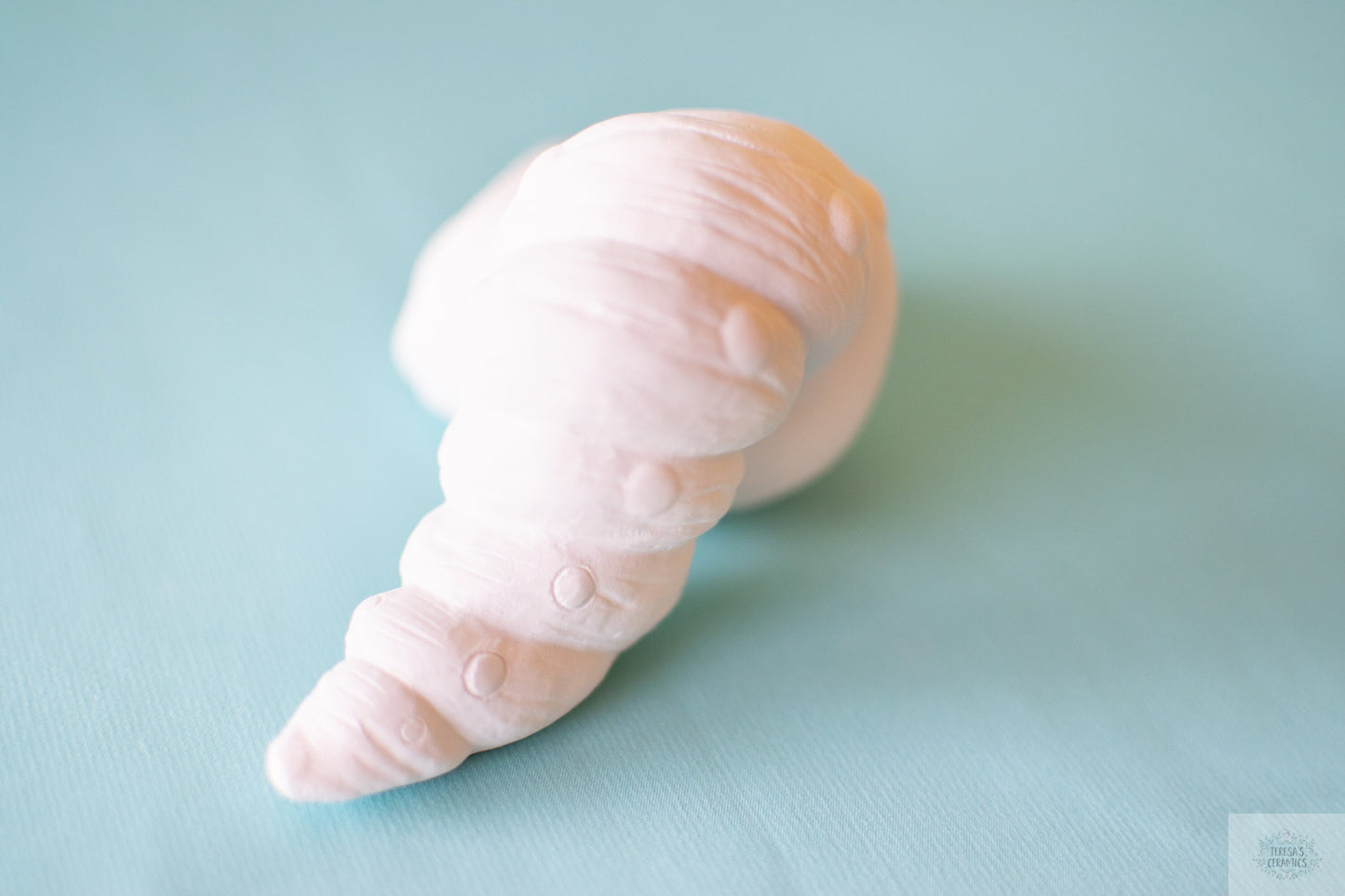 DIY Ceramic Garden Worm: Unpainted Bisque Sculpture for Patio, Yard & Potted Plant Decor