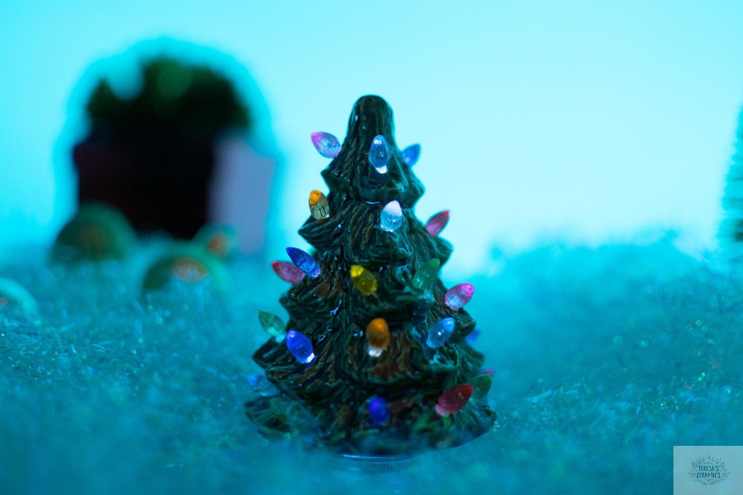 Illuminated Ceramic Mini Christmas Tree Ornament - Vintage-Inspired Heirloom Holiday Decoration Gift