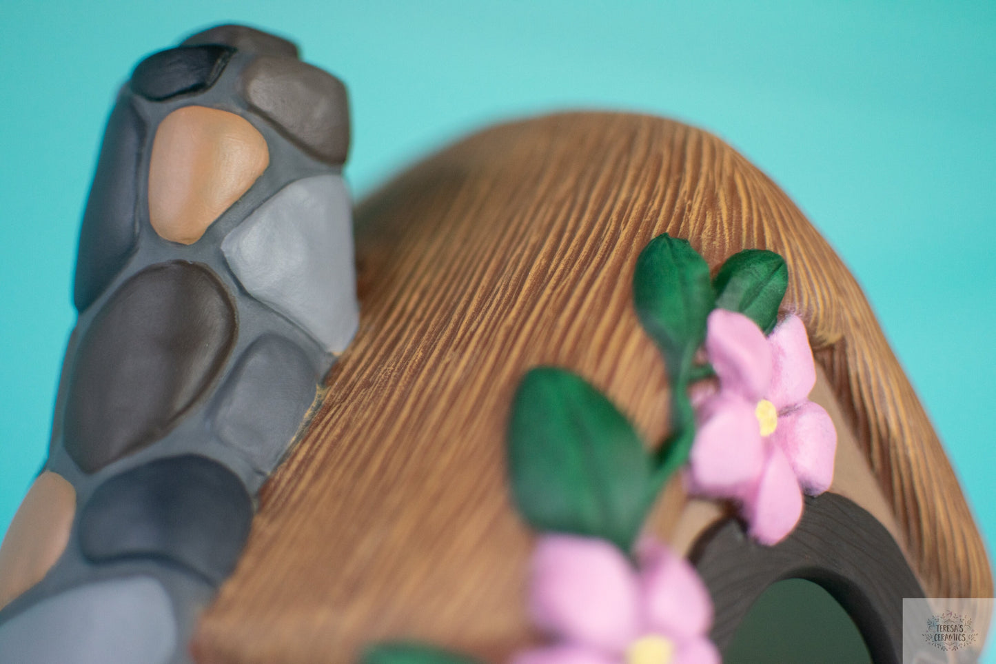 Handcrafted Ceramic Toad Abode: Enchanting Fairy Garden House for Outdoor Decor & Amphibian Shelter