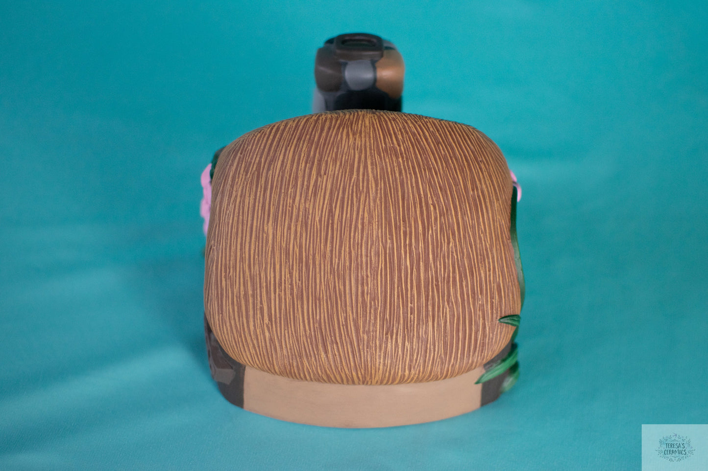 Handcrafted Ceramic Toad Abode: Enchanting Fairy Garden House for Outdoor Decor & Amphibian Shelter