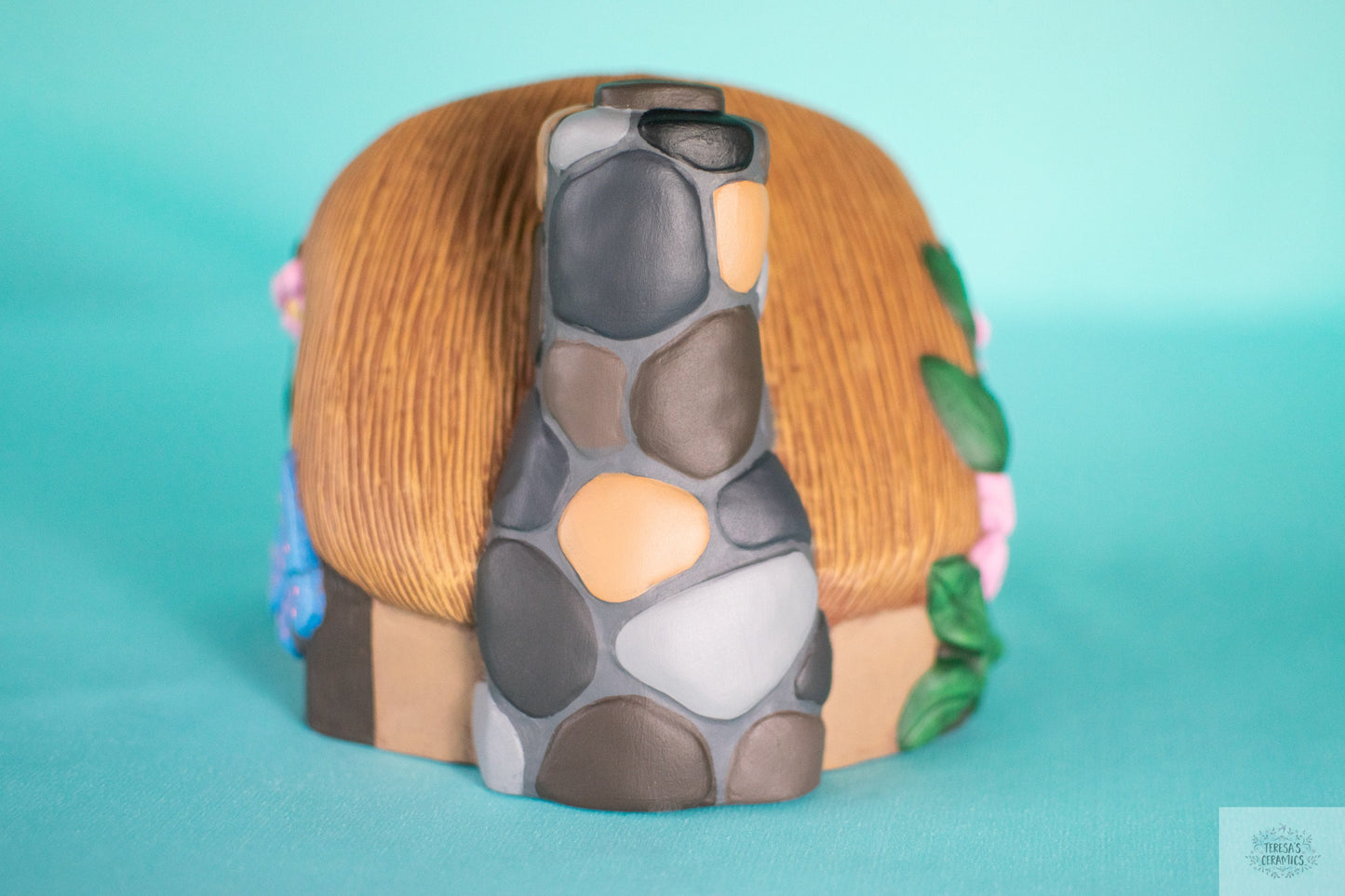 Handcrafted Ceramic Toad Abode: Enchanting Fairy Garden House for Outdoor Decor & Amphibian Shelter