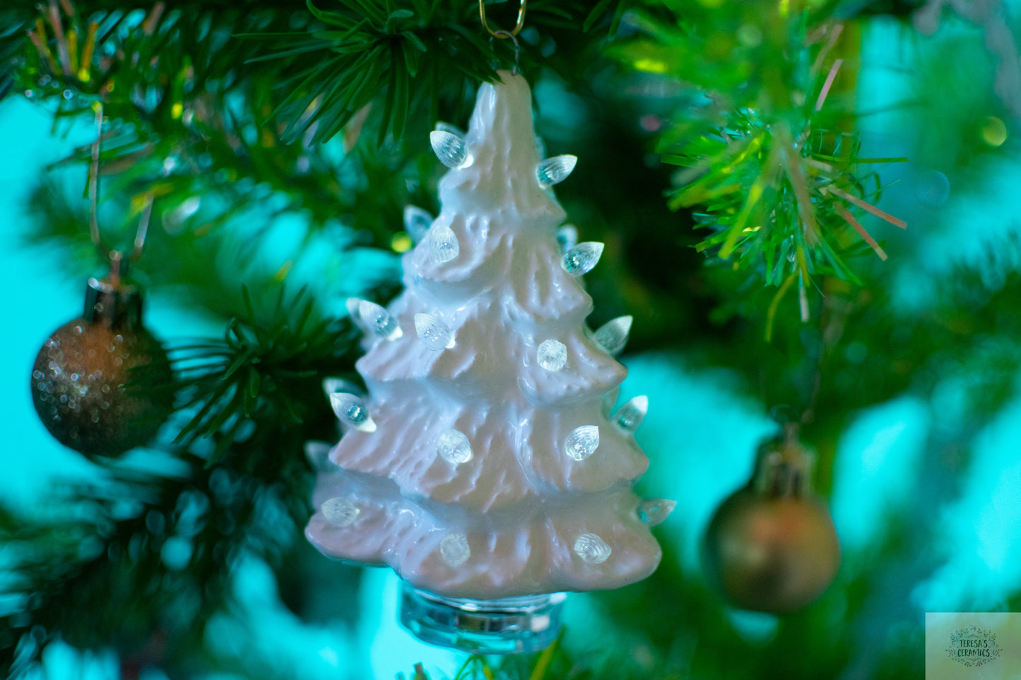 Illuminated Ceramic Mini Christmas Tree Ornament - Vintage-Inspired Heirloom Holiday Decoration Gift