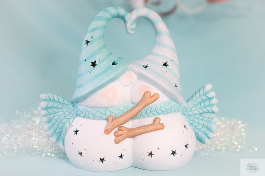 Snow Kissed Soulmates | Cute winter gnomes - Lover gnomes - Winter Decor