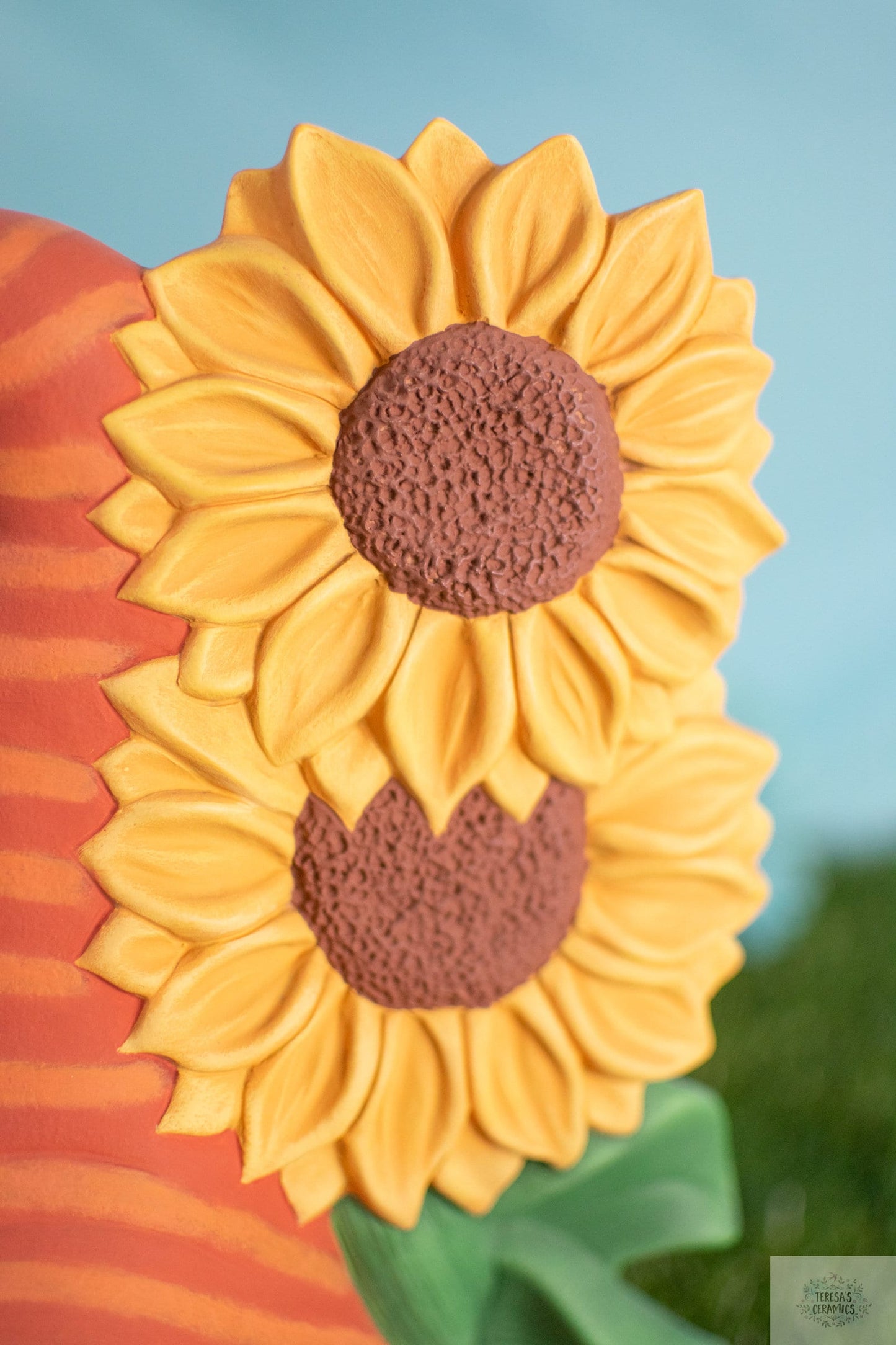 Cheerful Sunflower Garden Gnome Statue: Whimsical Clay Decor for Outdoor Spaces & Father's Day