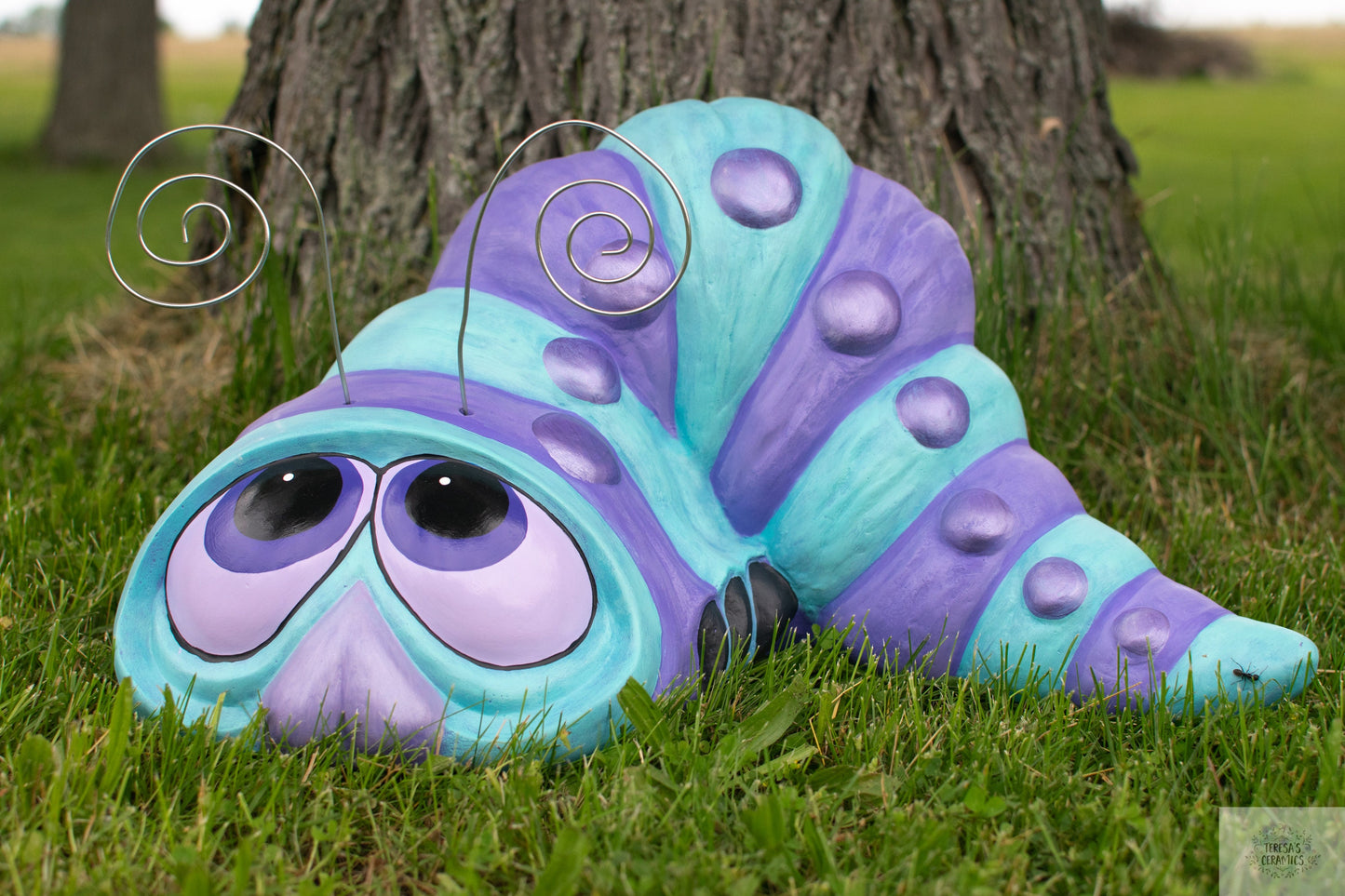 Whimsical Giant Ceramic Garden Worm Statue - Unique Patio Sculpture for Outdoor Landscape Decor