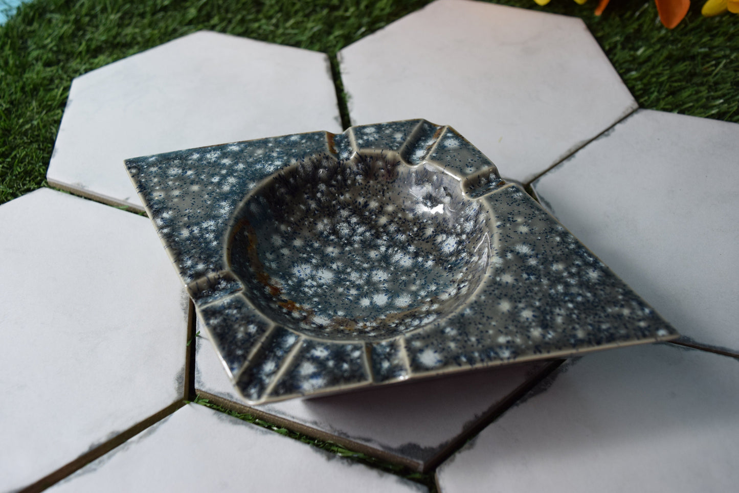 Vintage-Inspired Diamond Ashtray: Geometric Catchall for Keys, Rings & Trinkets - Unique Housewarming Gift