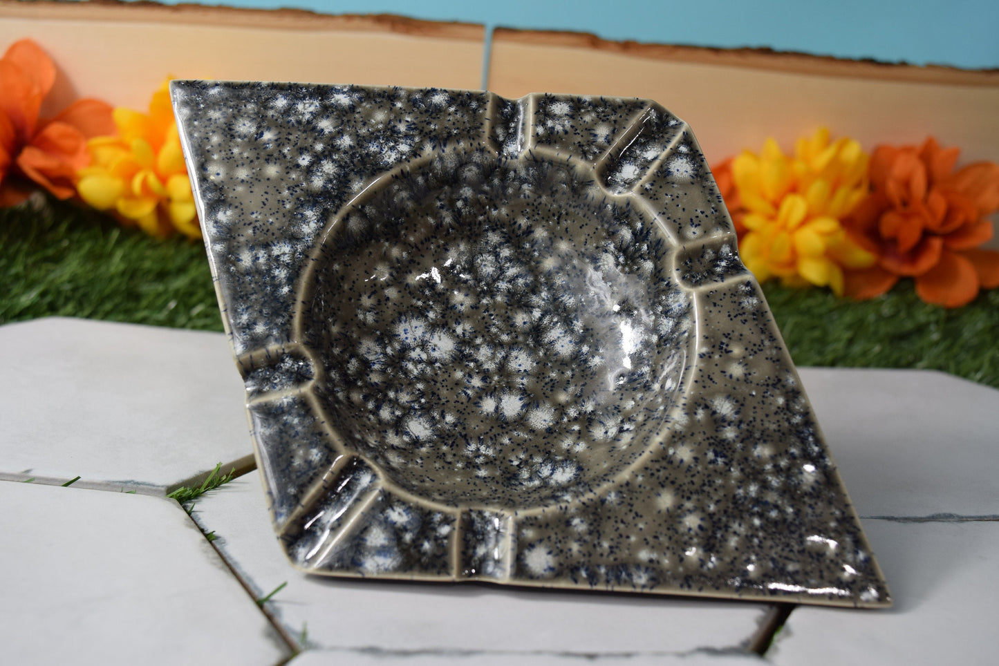 Vintage-Inspired Diamond Ashtray: Geometric Catchall for Keys, Rings & Trinkets - Unique Housewarming Gift