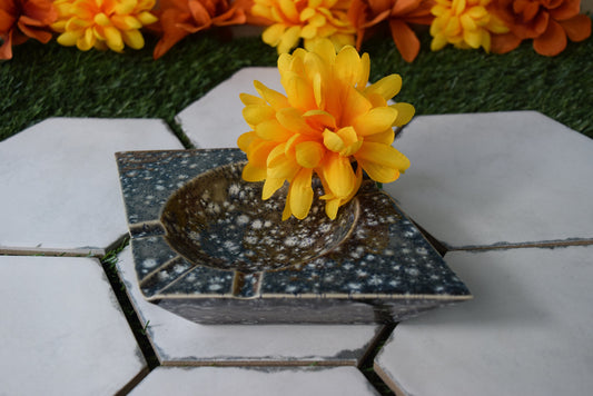 Vintage-Inspired Diamond Ashtray: Geometric Catchall for Keys, Rings & Trinkets - Unique Housewarming Gift