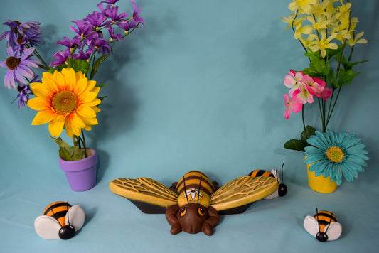 Large Honey Bee Wall Hanging | Big Bee Fence Art | Garden Bumblebee | Flower Bee Yard Art