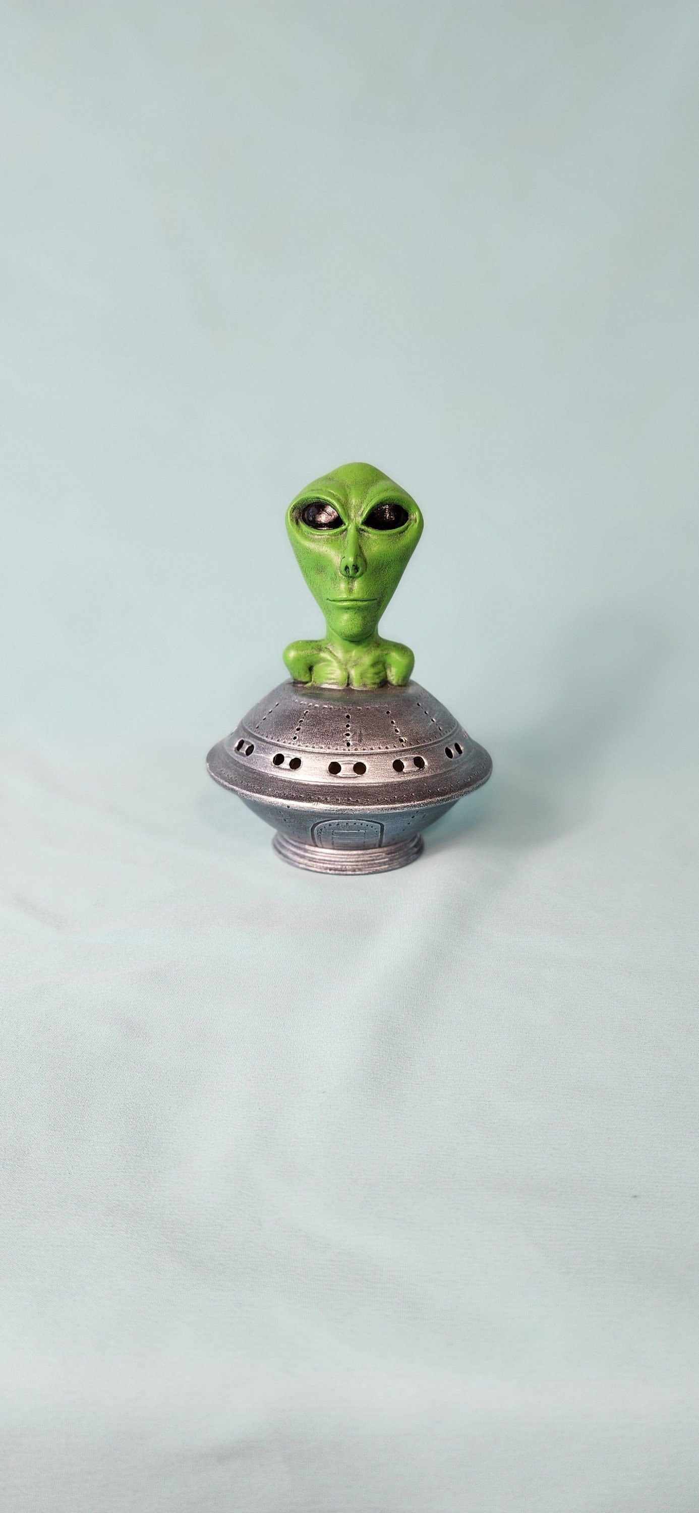 cool light up alien mini desk lamp