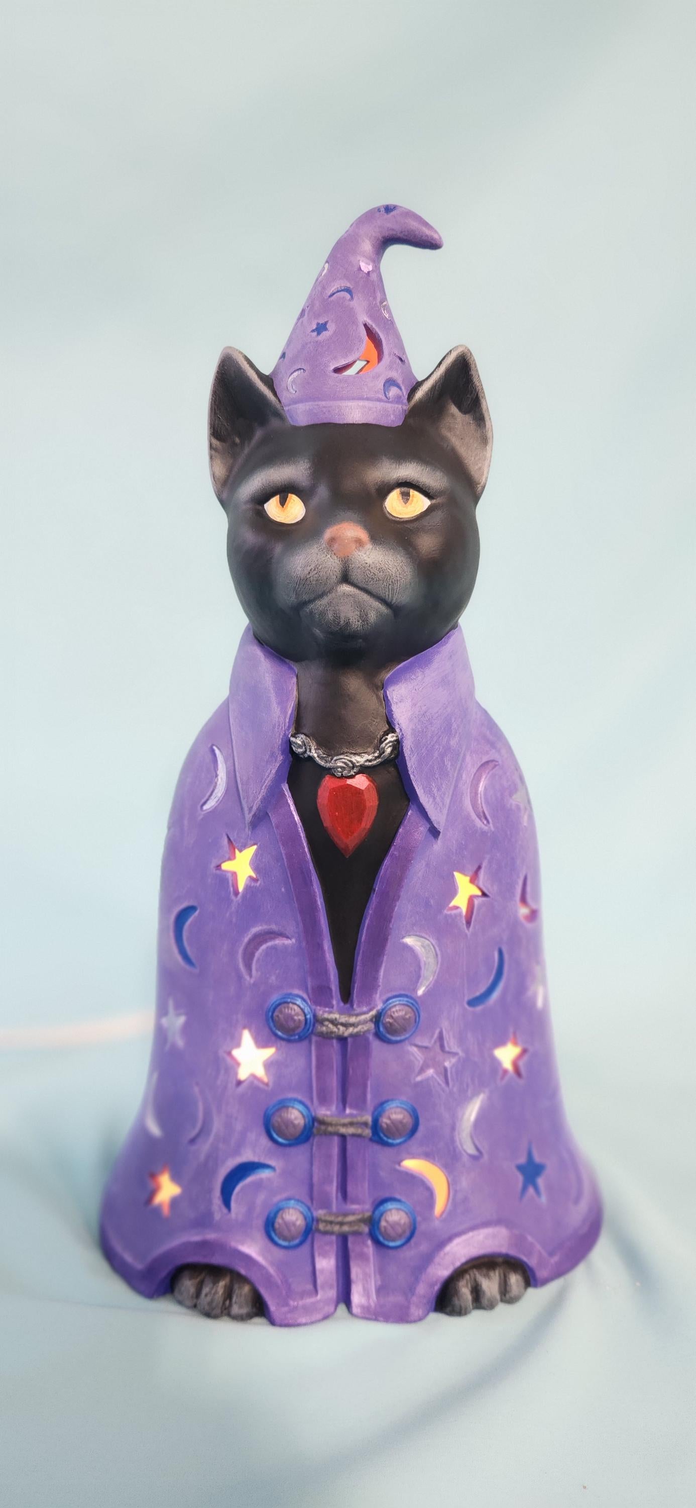 Ceramic Kitten Wizard Light-Up Sculpture: Whiskers the Great Magician - Enchanting Desk Lamp & Decor
