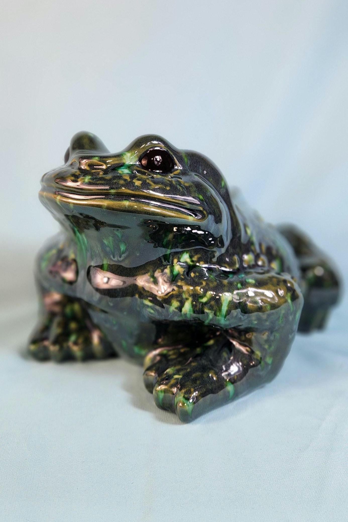 peacock green arnel medium sized toad