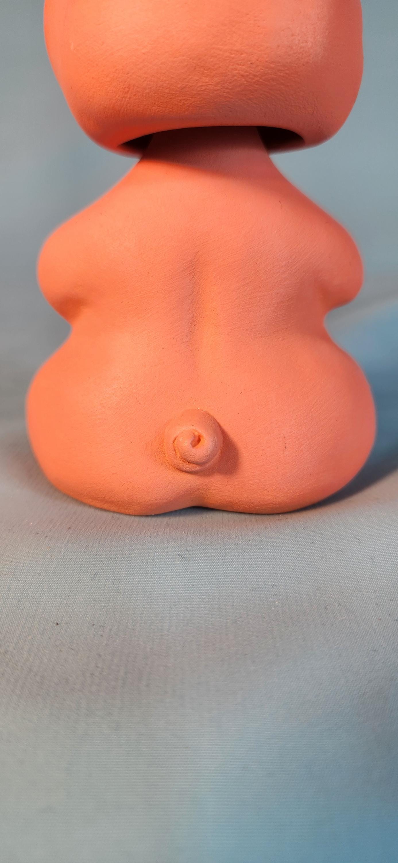 Adorable Chubs Pig Bobblehead Figurine - Cute Farmyard Animal Desk Decor with Nodding Head