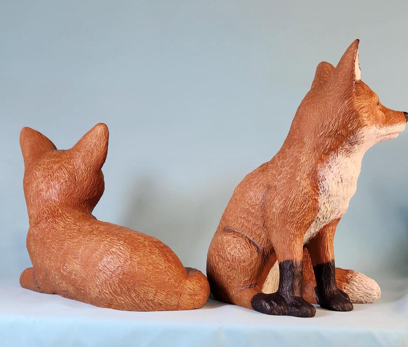 Realistic Red Fox Pair Sculpture: Handmade Woodland Animal Figurines for Nature-Inspired Home Decor