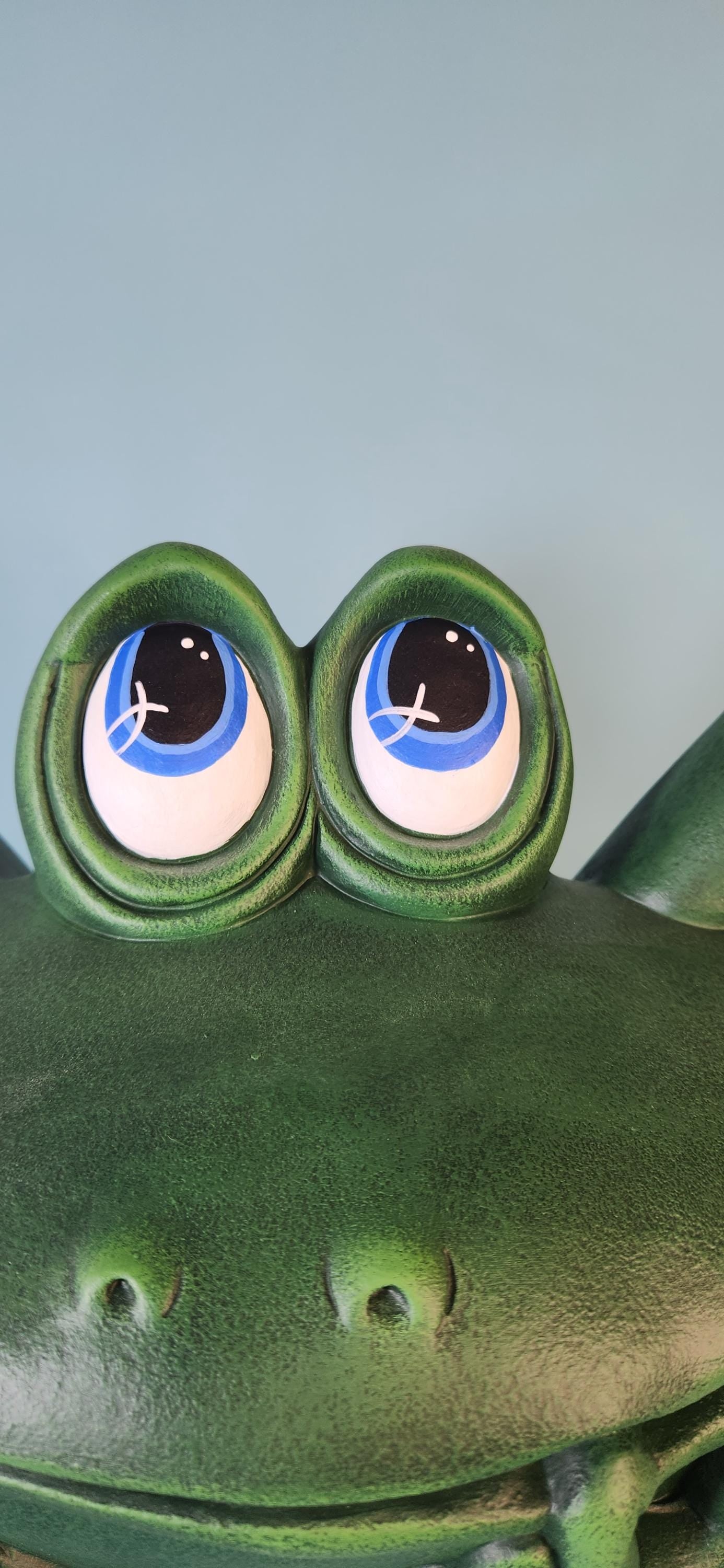 Oversized Ceramic Frog Statue: Large Thinking Frog for Garden Decor, Patio Sculpture & Home Accent