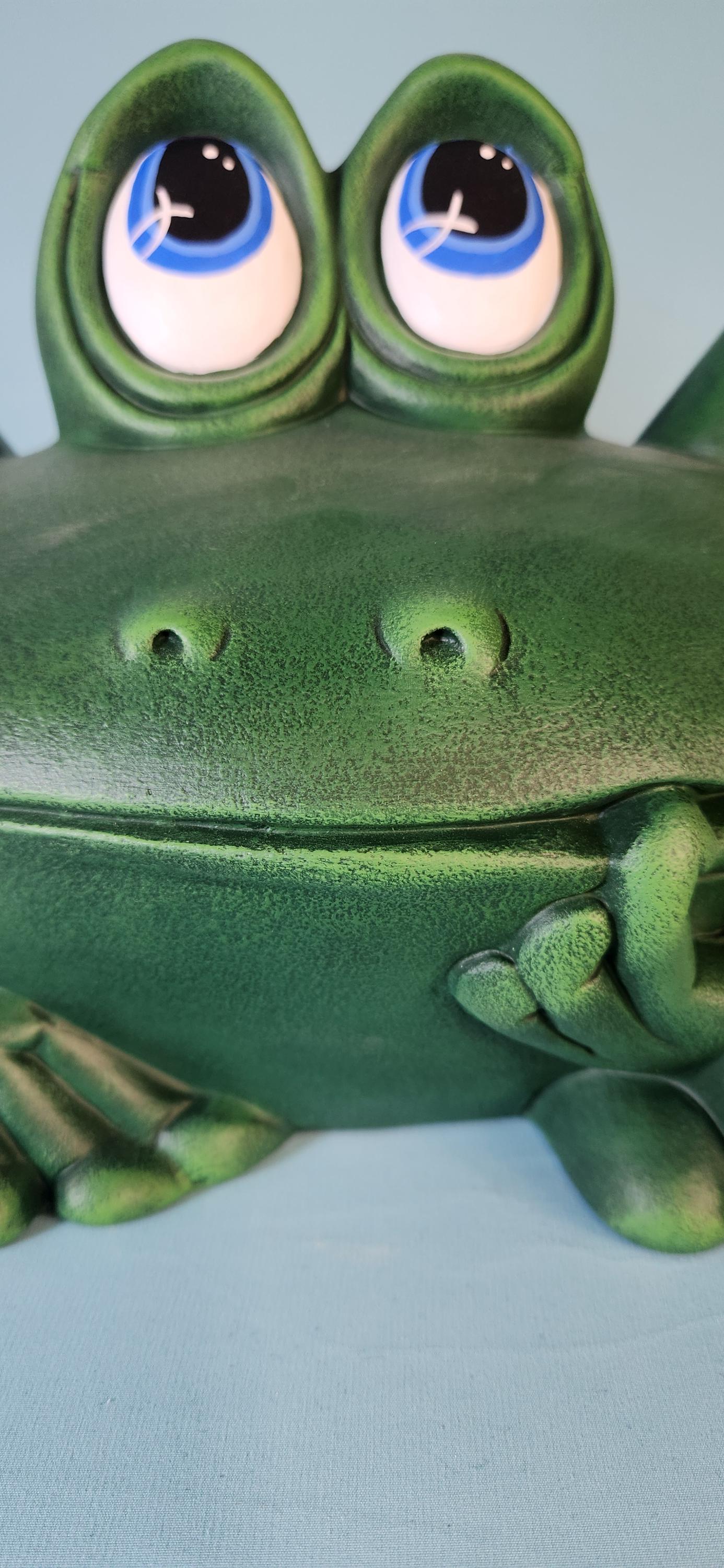 Oversized Ceramic Frog Statue: Large Thinking Frog for Garden Decor, Patio Sculpture & Home Accent