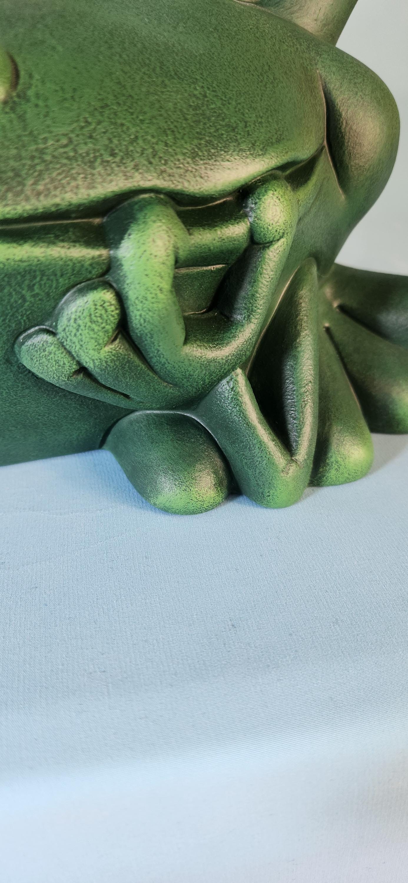 Oversized Ceramic Frog Statue: Large Thinking Frog for Garden Decor, Patio Sculpture & Home Accent