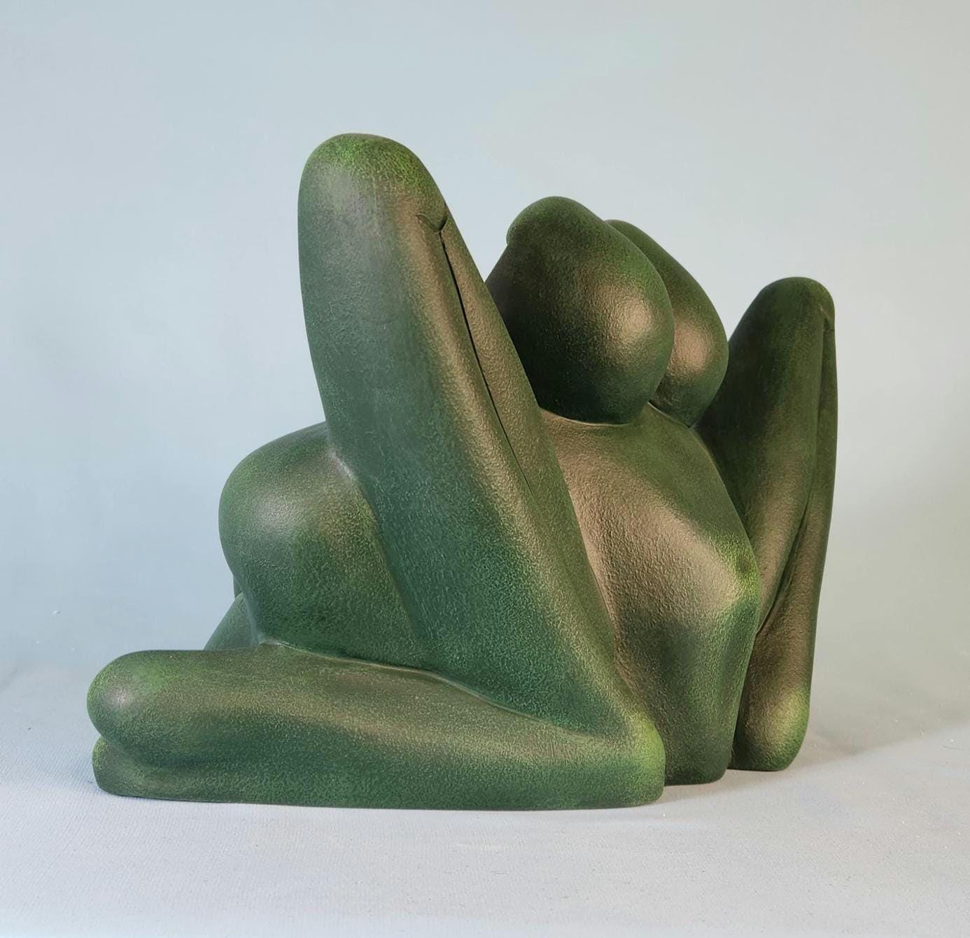 Oversized Ceramic Frog Statue: Large Thinking Frog for Garden Decor, Patio Sculpture & Home Accent