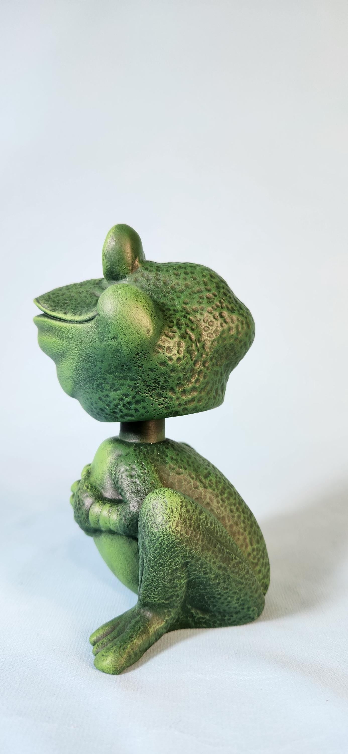 Ceramic Bobblehead Frog: Cute Collectible Nodder, Woodland Nursery Decor