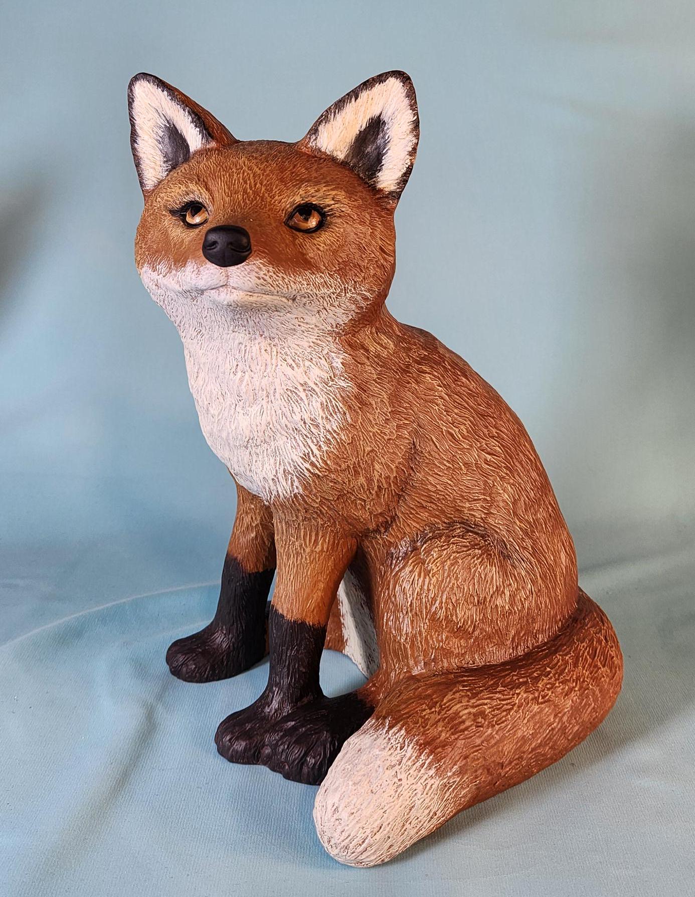 Realistic Red Fox Pair Sculpture: Handmade Woodland Animal Figurines for Nature-Inspired Home Decor