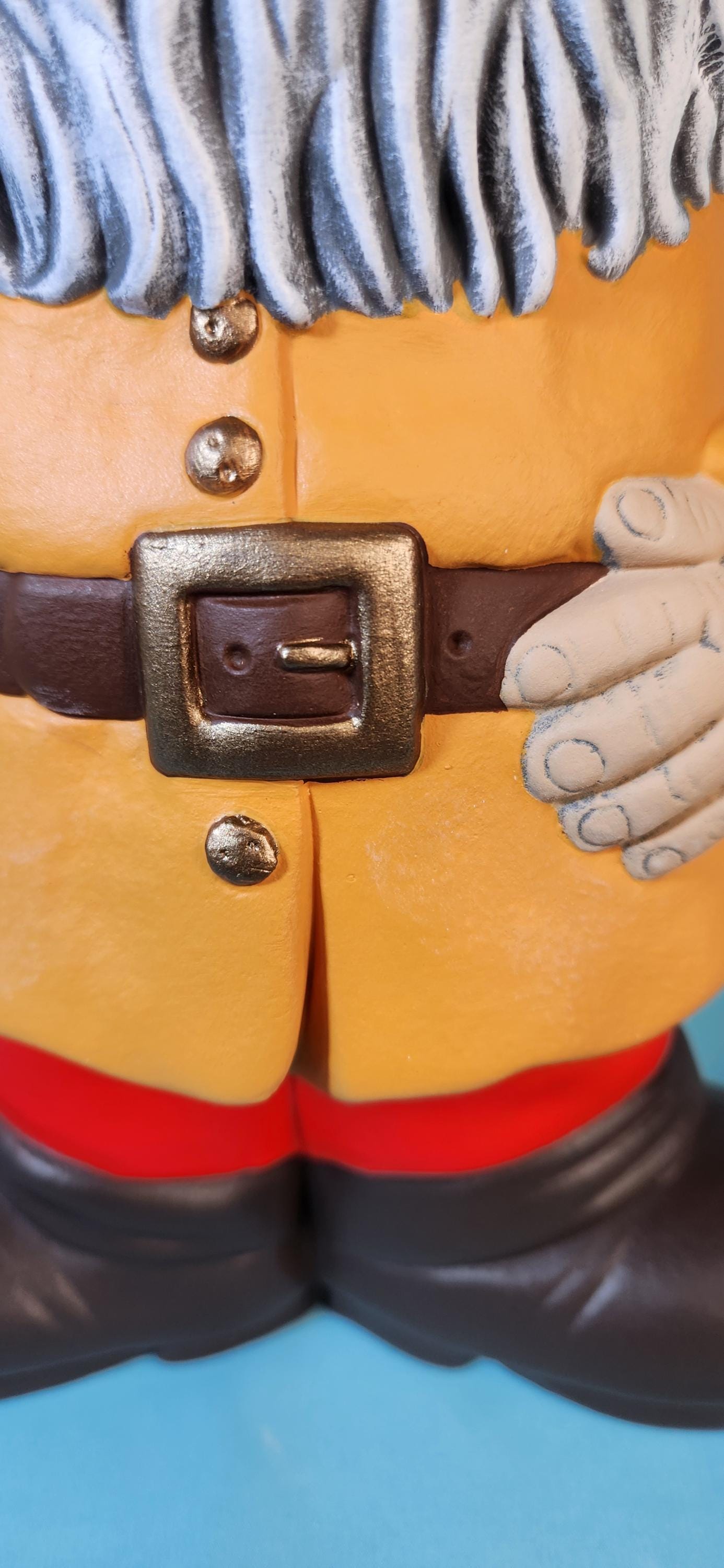 Garden Gnome Outdoor Statue - Yard Art Garden Decor - Ceramic Gnome figurine