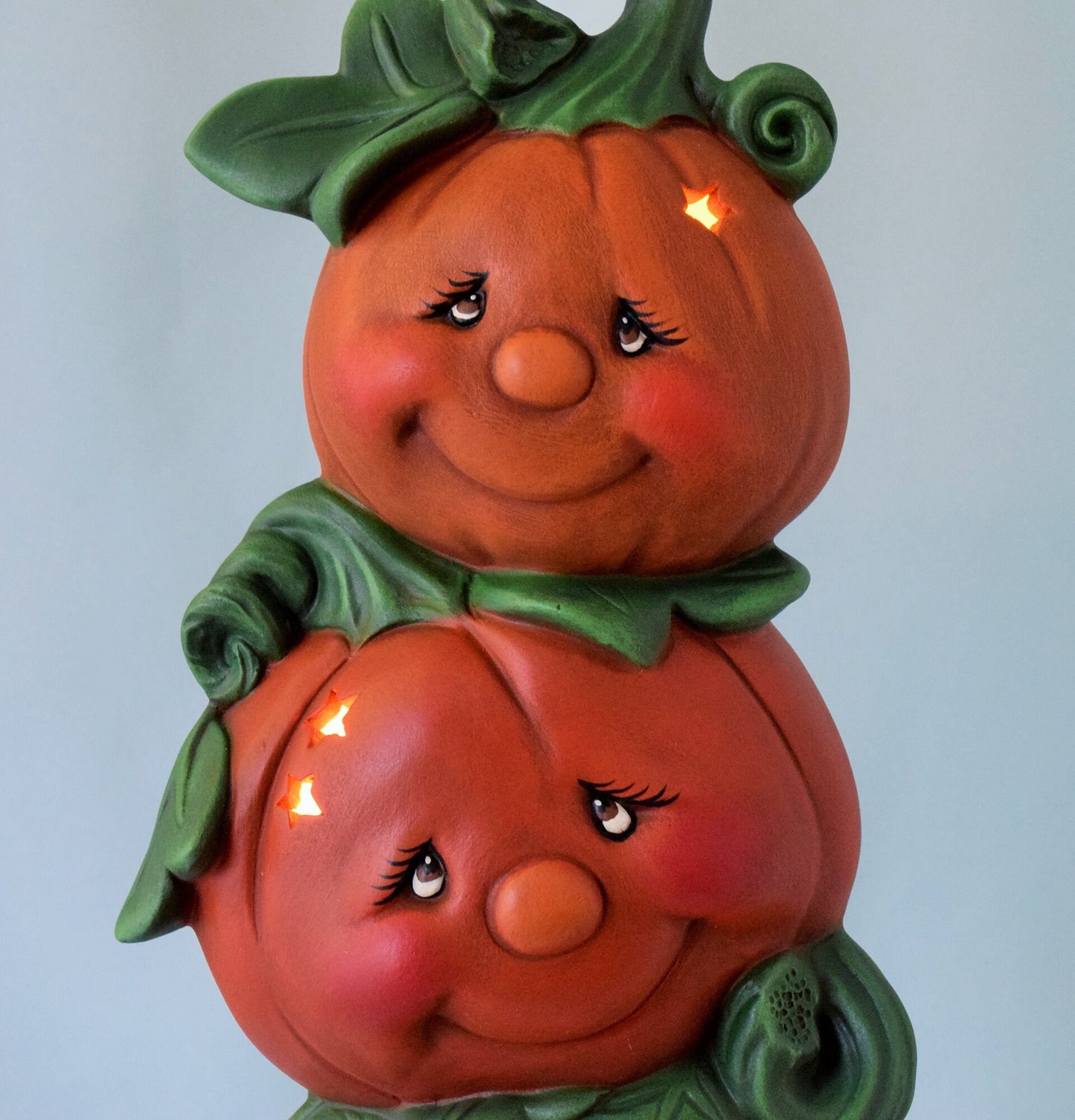 Illuminated Ceramic Pumpkin Stack: Charming Halloween & Fall Decor, Glowing Jack-o'-Lantern Pedestal