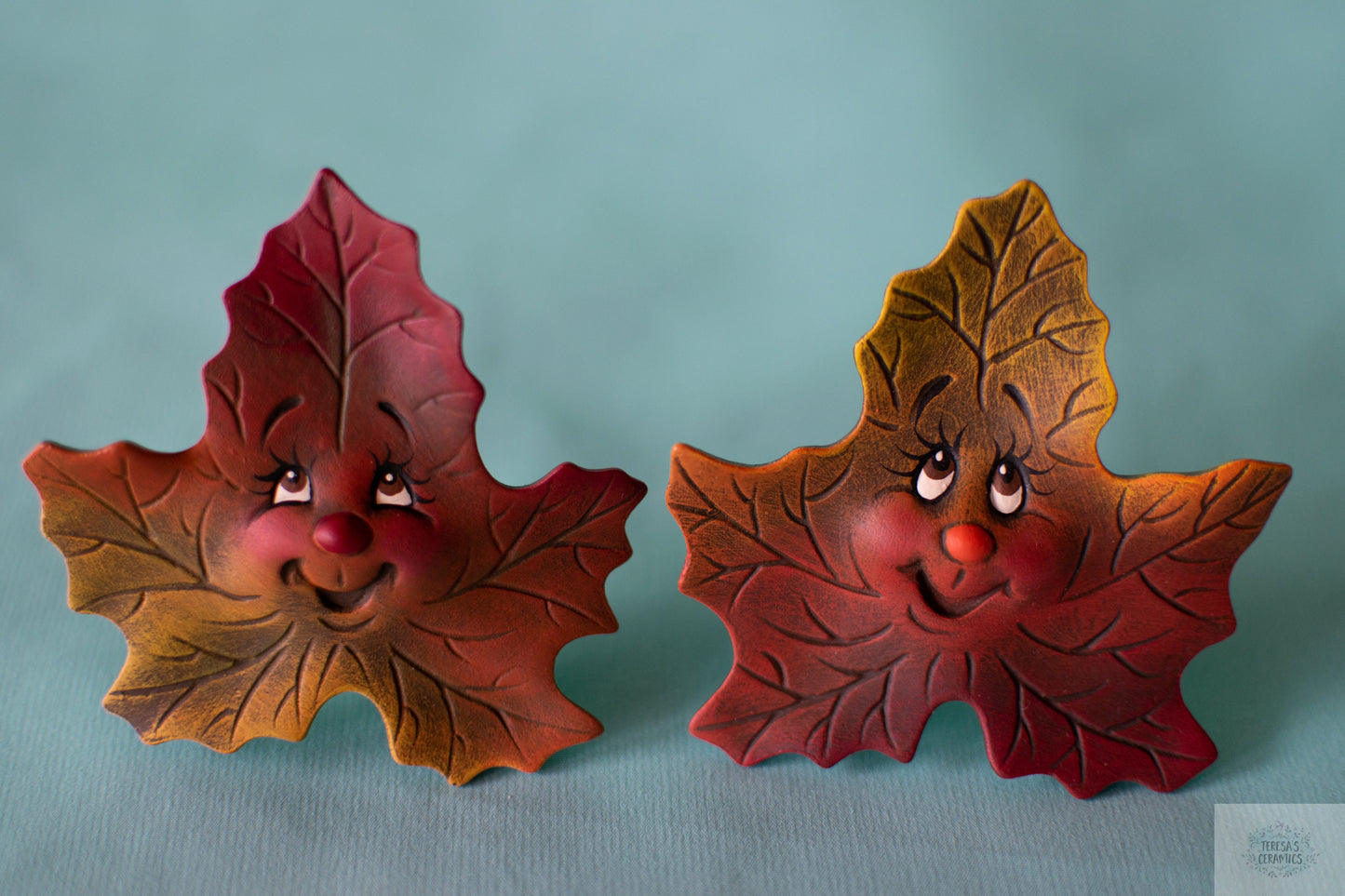 Vibrant Ceramic Maple Leaf Set: Autumnal Home Decor for Seasonal Displays and Festive Gatherings