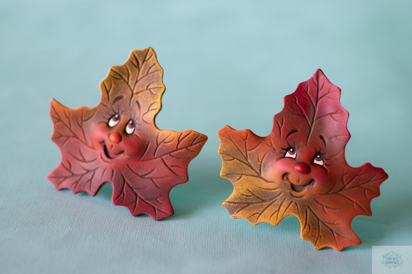 Vibrant Ceramic Maple Leaf Set: Autumnal Home Decor for Seasonal Displays and Festive Gatherings