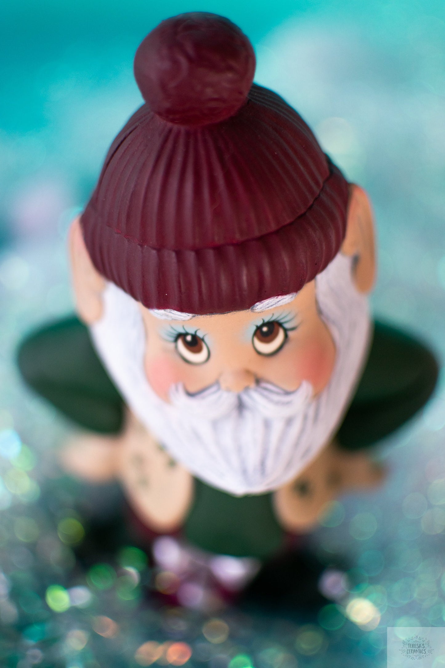 Santa's Workshop Ceramic Elf Figurine: Festive Holiday Decor, Christmas Keepsake & Stocking Stuffer