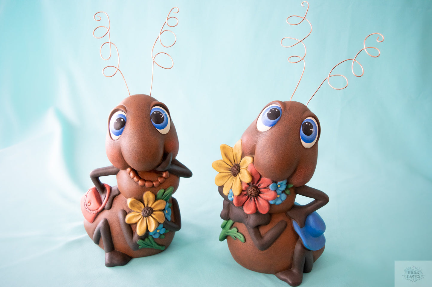 Oversized Picnic Ant Sculptures: Whimsical Garden & Patio Decor for Outdoor Yard Art Enthusiasts