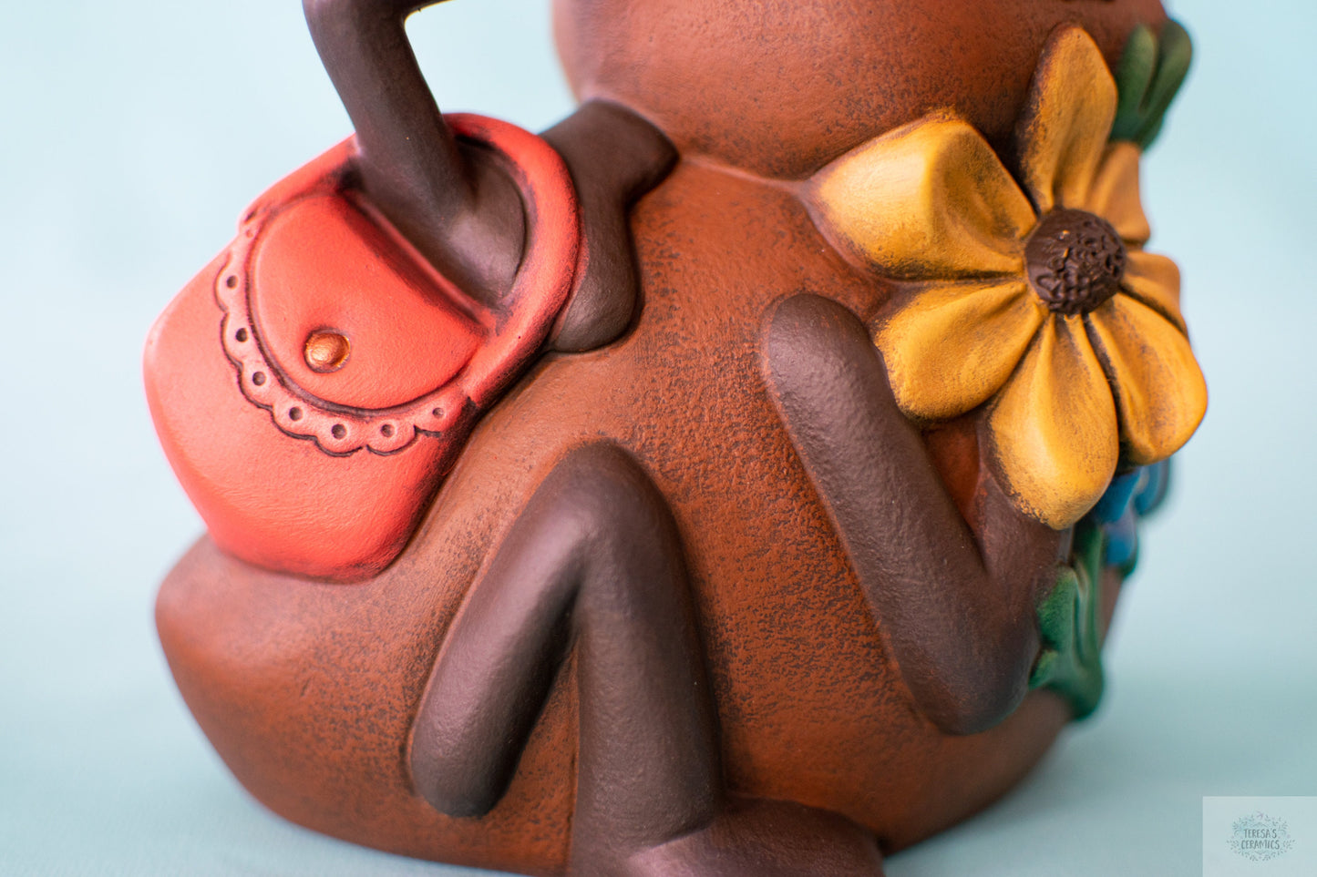 Oversized Picnic Ant Sculptures: Whimsical Garden & Patio Decor for Outdoor Yard Art Enthusiasts