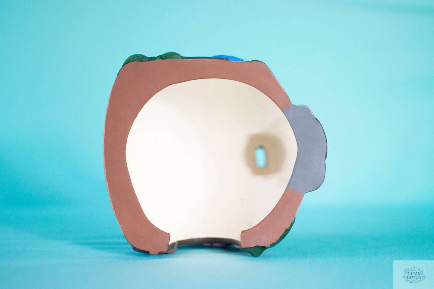 Handcrafted Ceramic Toad Abode: Enchanting Fairy Garden House for Outdoor Decor & Amphibian Shelter