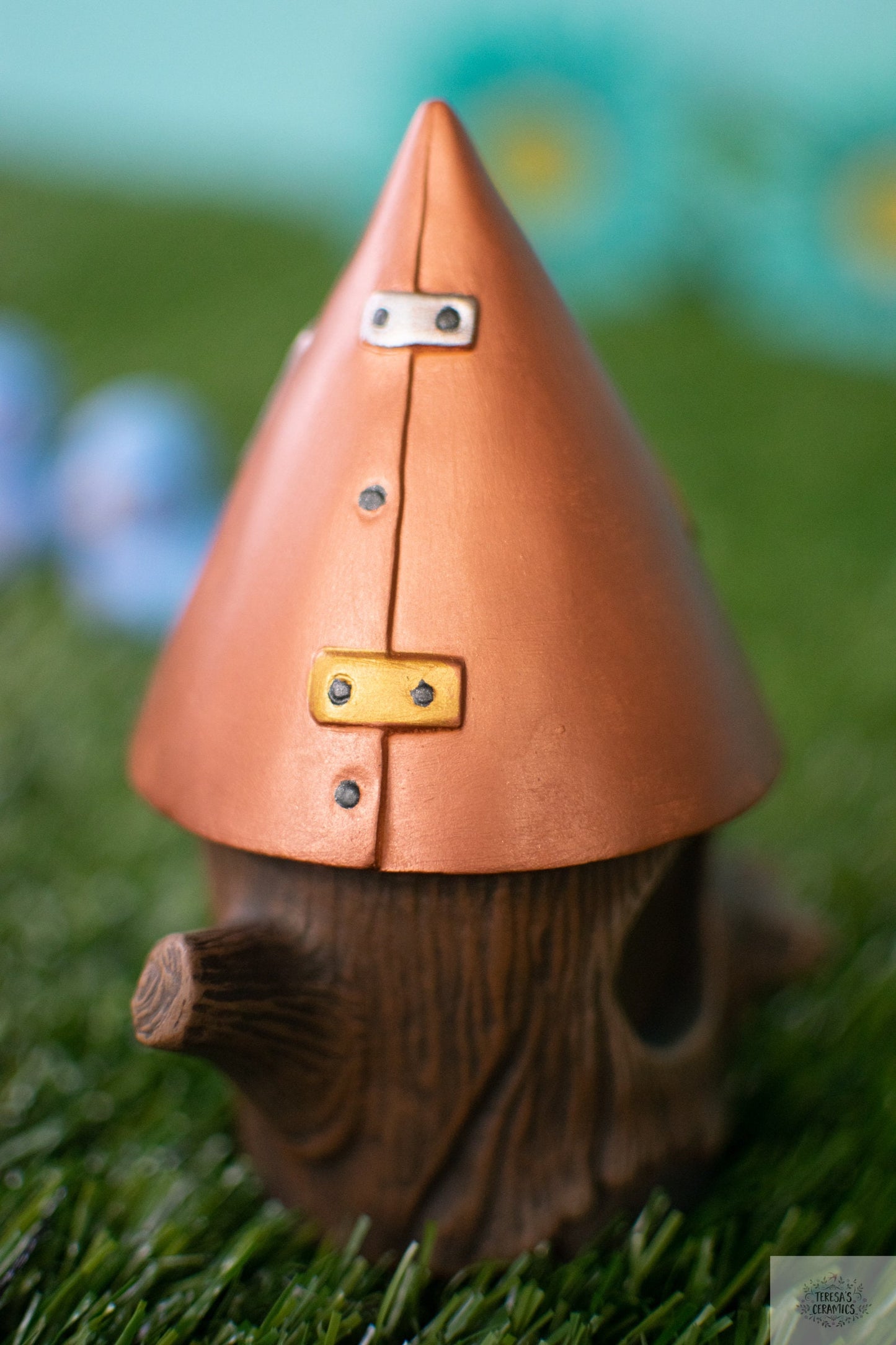 Unique Handcrafted Outdoor Birdhouse Sculpture: Garden Art & Yard Decor for Nature Lovers