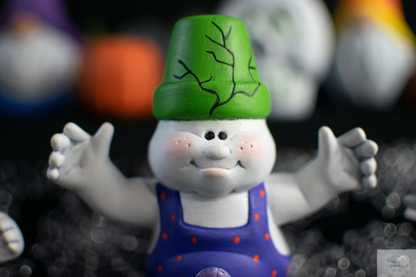 Whimsical Ceramic Ghost Trio: Terracotta Garden Statues, Indoor Decor & Halloween Cake Toppers