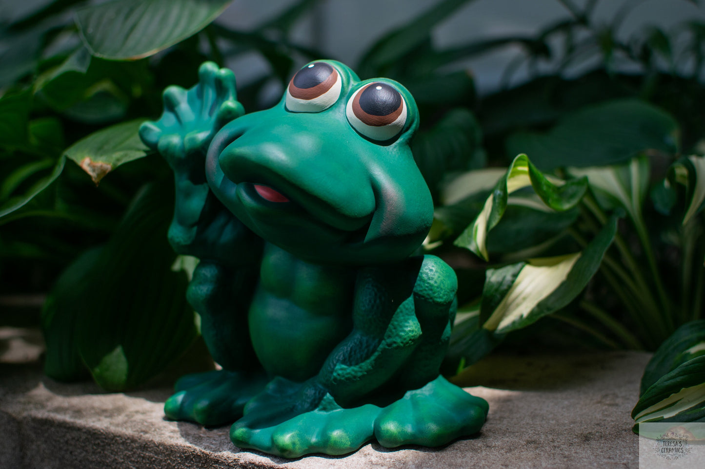 Ceramic Frog Statue: Welcoming Garden Yard Art Decoration | Unique Father's Day Gift for Frog Lovers