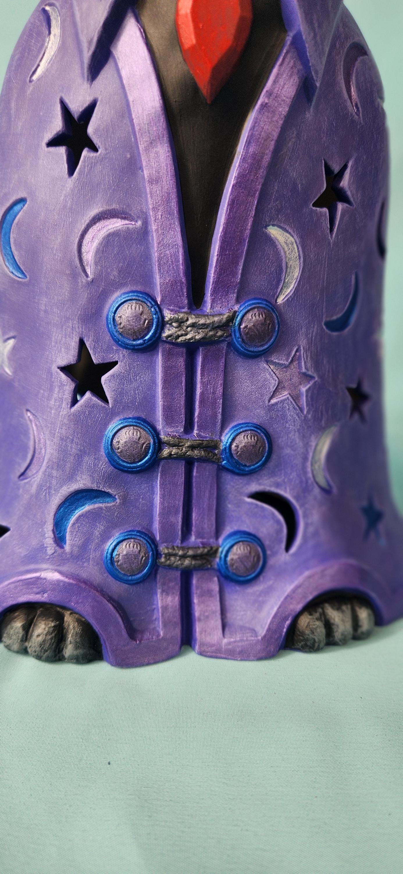 Ceramic Kitten Wizard Light-Up Sculpture: Whiskers the Great Magician - Enchanting Desk Lamp & Decor