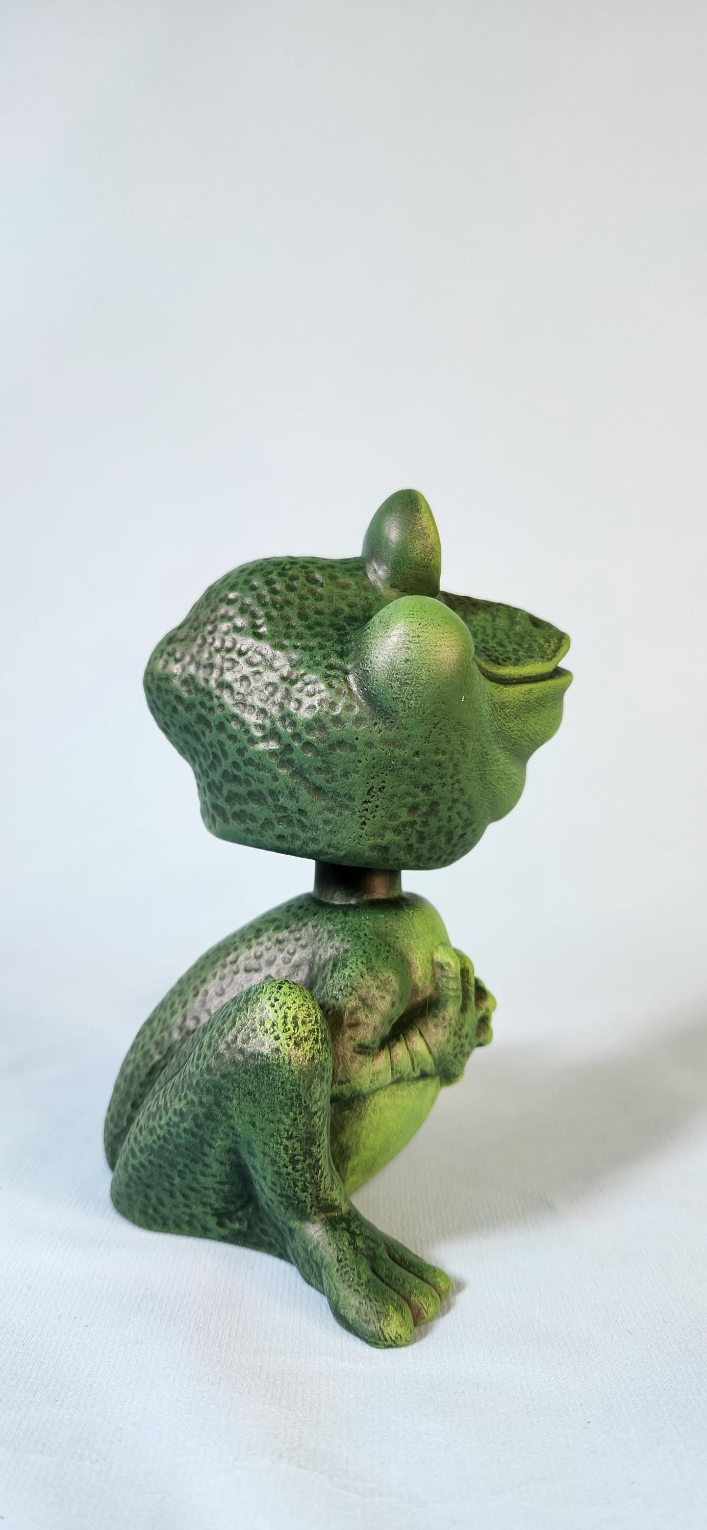 Ceramic Bobblehead Frog: Cute Collectible Nodder, Woodland Nursery Decor