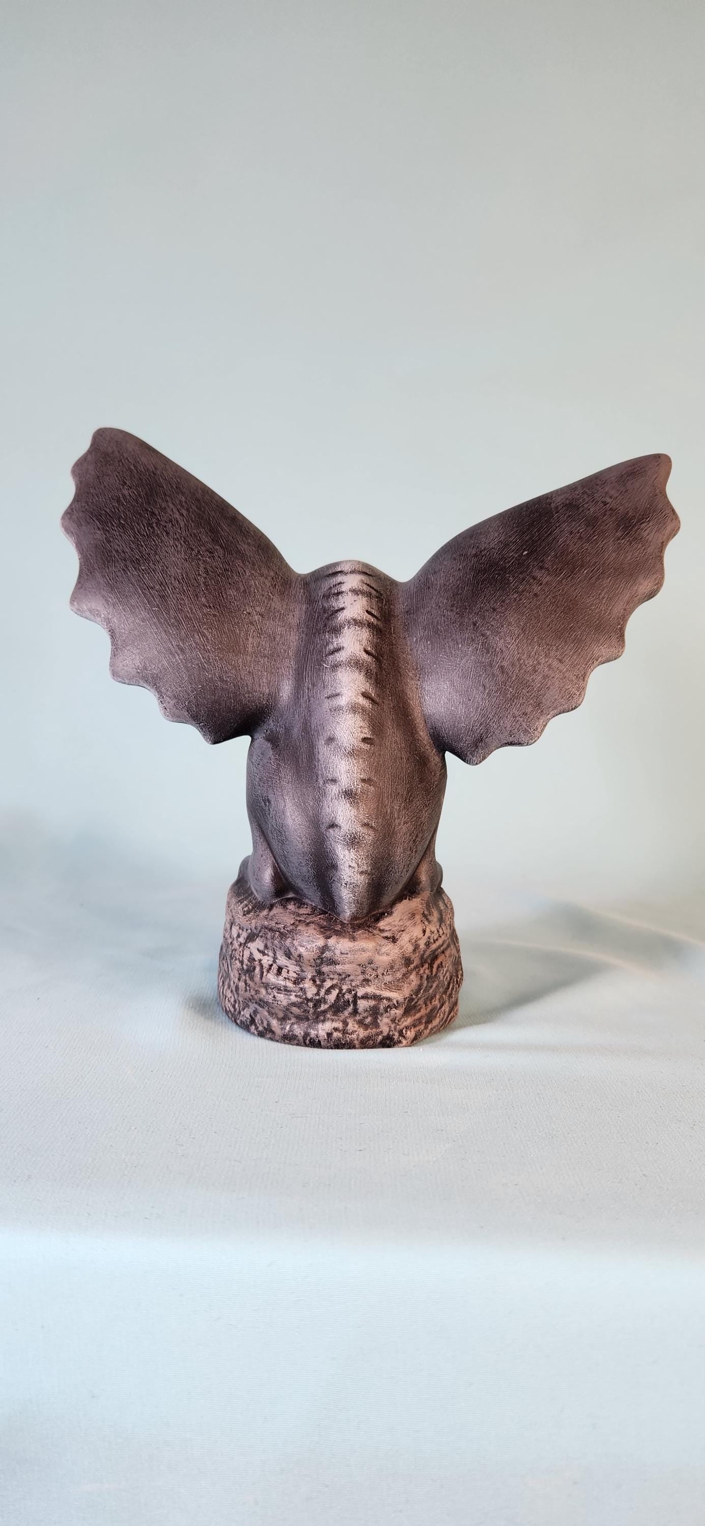 Renaissance Winged Bulldog Gargoyle Statue: Gray Mythical Creature for Garden, Halloween & Spooky Decor